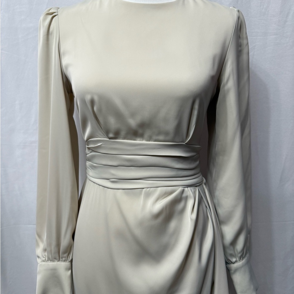 Elegant Cream Maxi Dress - Picture 4 of 6
